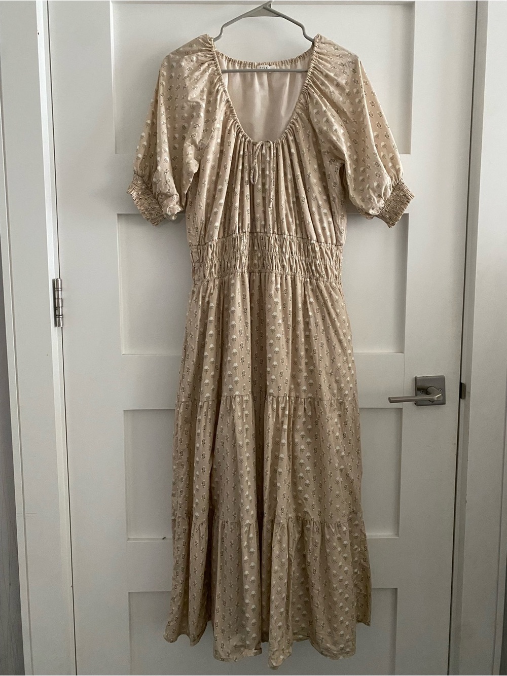 Neuflora Beige Puff-Sleeve Tiered Midi Dress with Smocked Waist
